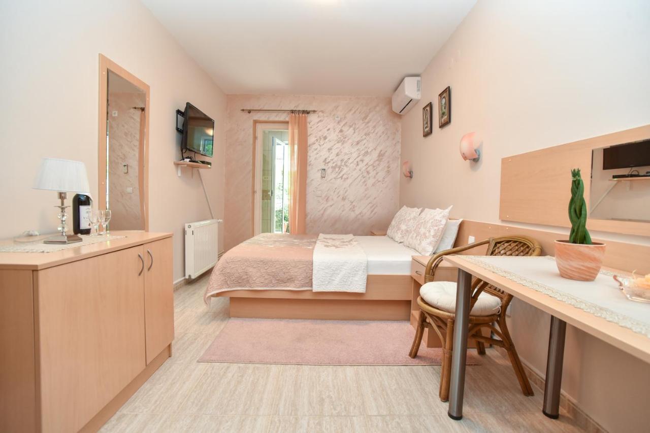Apartments And Rooms Drago Sveti Stefan Dış mekan fotoğraf